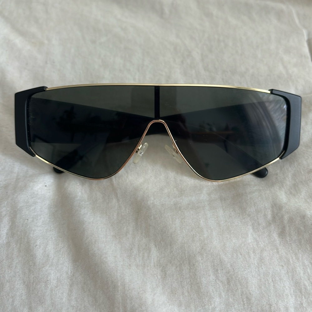 COPY - BLACK SUNGLASSES